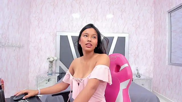 Snapshot of LIA_SWAN_ chatting on February 28, 2025, 7:15 am LIA SWAN online show from February 28, 2025, 7:15 am
