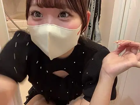 Snapshot of shina_mo_n_ch chatting on May 24, 2026, 12:26 am shina mo n ch online show from May 24, 2026, 12:26 am