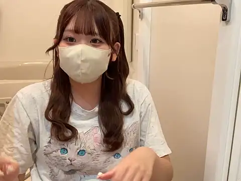 Snapshot of shina_mo_n_ch chatting on May 24, 2026, 12:54 pm shina mo n ch online show from May 24, 2026, 12:54 pm