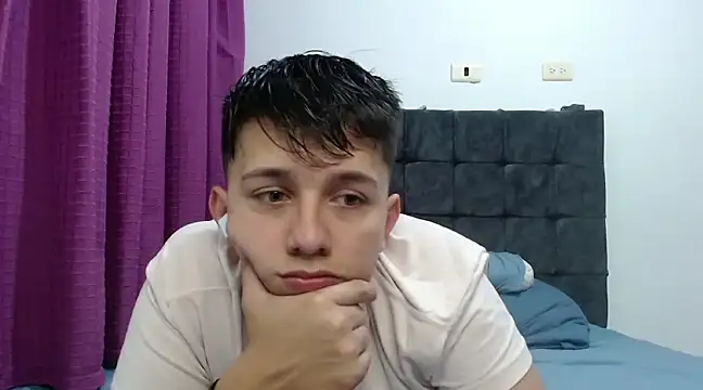 Snapshot of Alan_red chatting on January 23, 2025, 2:12 am Alan red online show from January 23, 2025, 2:12 am