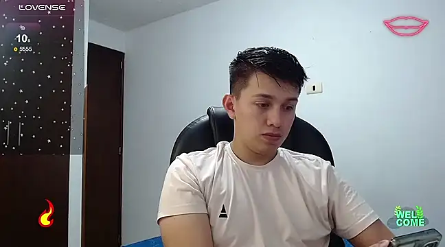 Snapshot of Alan_red chatting on March 3, 2025, 3:19 am Alan red online show from March 3, 2025, 3:19 am