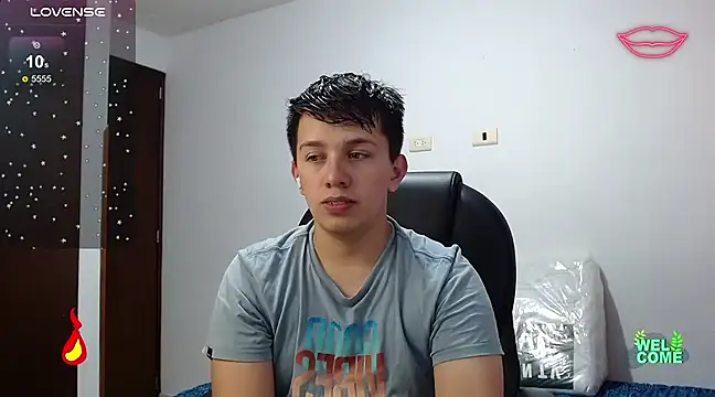 Snapshot of Alan_red chatting on March 23, 2025, 2:37 am Alan red online show from March 23, 2025, 2:37 am