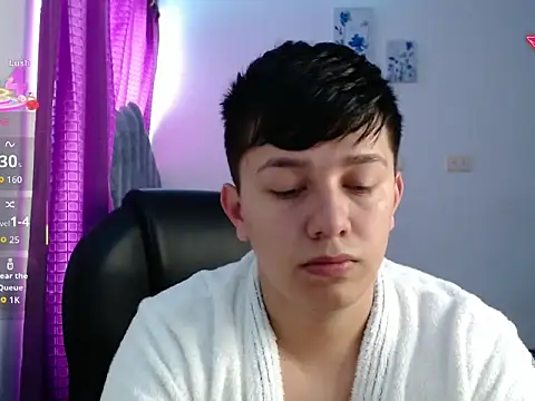 Snapshot of Alan_red chatting on September 19, 2025, 12:28 pm Alan red online show from September 19, 2025, 12:28 pm