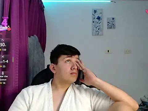 Snapshot of Alan_red chatting on October 30, 2025, 12:23 am Alan red online show from October 30, 2025, 12:23 am