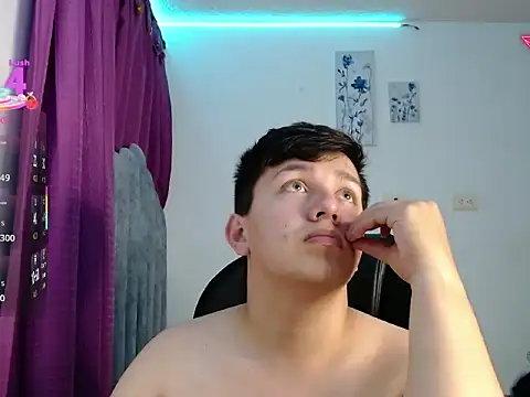 Snapshot of Alan_red chatting on October 31, 2025, 12:22 am Alan red online show from October 31, 2025, 12:22 am