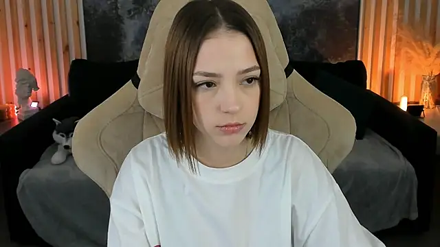 PamBeesly online show from October 28, 2025, 8:40 am