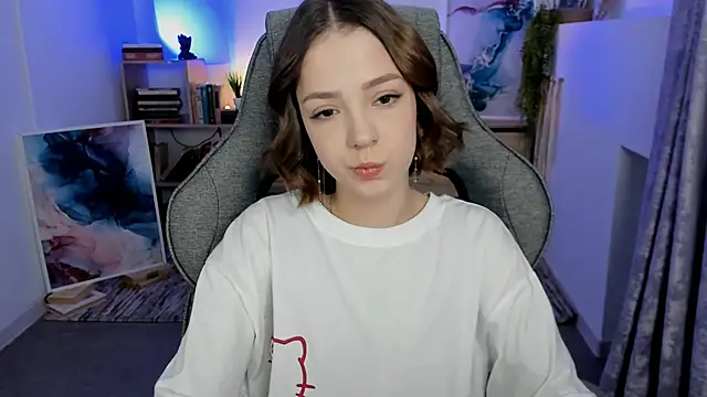 PamBeesly online show from November 4, 2025, 8:35 am