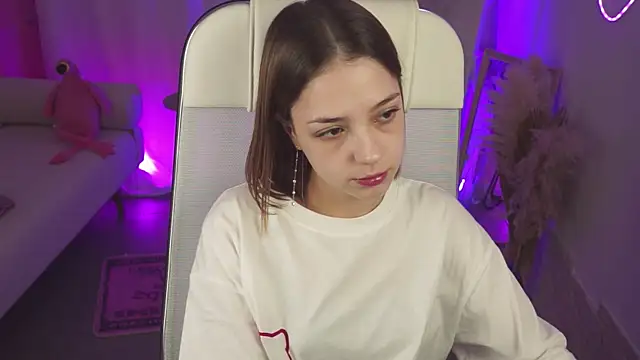 PamBeesly online show from November 12, 2025, 5:41 am