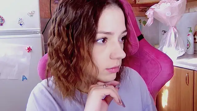 Snapshot of PamBeesly chatting on February 19, 2026, 9:27 am PamBeesly online show from February 19, 2026, 9:27 am