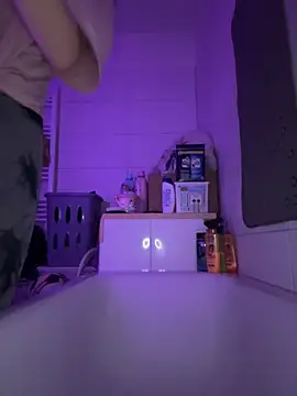 Ciara2004 online show from November 14, 2025, 6:06 pm