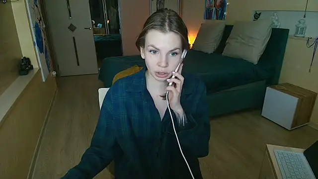 ReginaSparkle online show from October 24, 2025, 5:53 pm