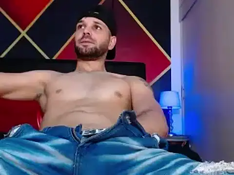 Snapshot of Cristian_white chatting on March 13, 2025, 10:43 pm Cristian white online show from March 13, 2025, 10:43 pm