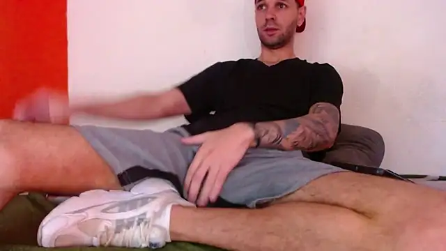 Snapshot of Cristian_white chatting on April 5, 2026, 6:49 pm Cristian white online show from April 5, 2026, 6:49 pm