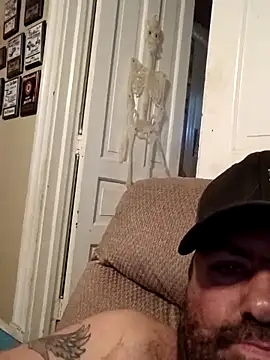 Rcraigue4 online show from November 4, 2025, 9:58 pm