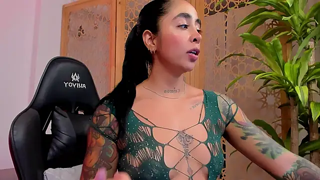 sophierooy22 online show from January 22, 2025, 1:53 pm