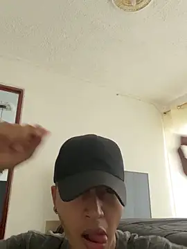 Diegosavage3 online show from February 19, 2025, 9:03 pm