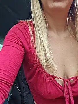 SweetyNinaOff1 online show from February 22, 2026, 2:37 pm