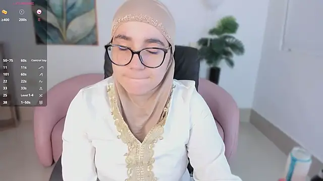 Ayha khalaf online show from October 5, 2025, 1:15 am