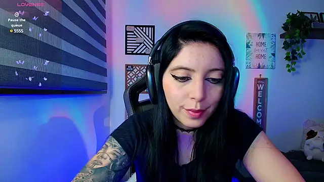 Snapshot of love_sharol_ chatting on February 22, 2025, 12:27 am love sharol online show from February 22, 2025, 12:27 am