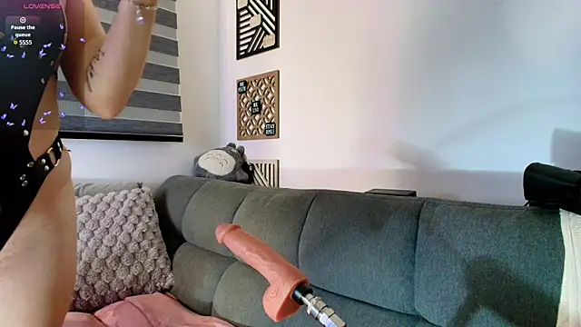 Snapshot of love_sharol_ chatting on November 25, 2025, 3:39 am love sharol online show from November 25, 2025, 3:39 am