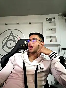 Thonny-becker online show from November 2, 2025, 11:51 pm