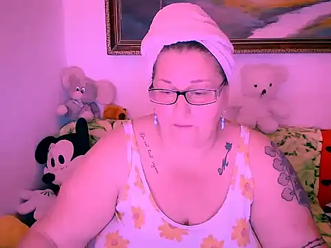 Snapshot of mayamayx chatting on October 19, 2025, 7:25 pm mayamayx online show from October 19, 2025, 7:25 pm