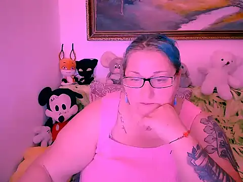 Snapshot of mayamayx chatting on October 22, 2025, 7:35 pm mayamayx online show from October 22, 2025, 7:35 pm