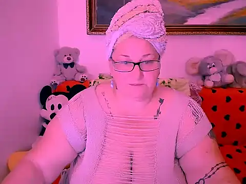 Snapshot of mayamayx chatting on October 23, 2025, 7:01 pm mayamayx online show from October 23, 2025, 7:01 pm