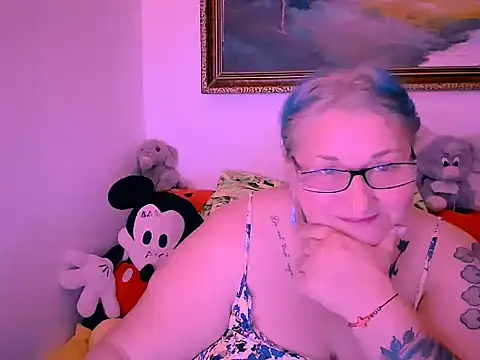 Snapshot of mayamayx chatting on October 26, 2025, 5:52 pm mayamayx online show from October 26, 2025, 5:52 pm