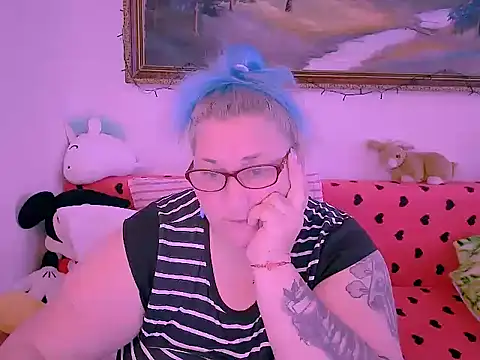 Snapshot of mayamayx chatting on November 21, 2025, 10:36 am mayamayx online show from November 21, 2025, 10:36 am