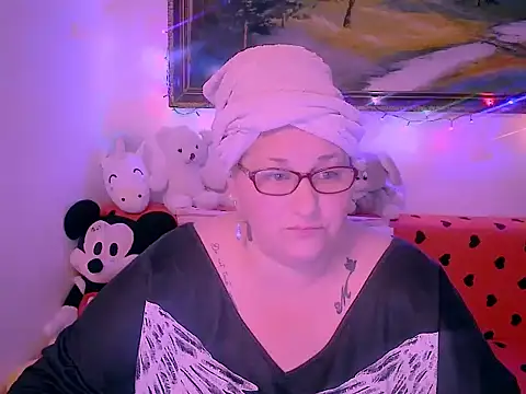 Snapshot of mayamayx chatting on November 22, 2025, 8:08 pm mayamayx online show from November 22, 2025, 8:08 pm