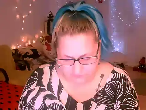 mayamayx online show from December 20, 2025, 7:32 pm