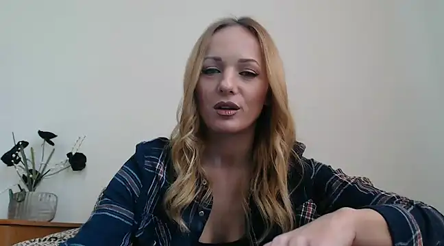 EllyaDiamond online show from February 17, 2025, 7:37 am