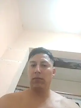 LuisMex1998 online show from February 26, 2026, 11:48 pm