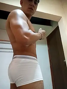 LuisMex1998 online show from April 18, 2026, 8:07 am