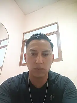 Snapshot of LuisMex1998 chatting on May 25, 2026, 3:45 am LuisMex1998 online show from May 25, 2026, 3:45 am