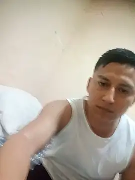 Snapshot of LuisMex1998 chatting on May 29, 2026, 2:31 am LuisMex1998 online show from May 29, 2026, 2:31 am