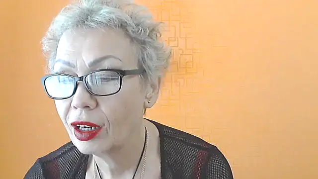 Snapshot of NessyJenixs chatting on November 5, 2025, 7:30 am NessyJenixs online show from November 5, 2025, 7:30 am