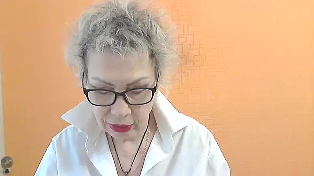 NessyJenixs online show from March 18, 2026, 7:55 am