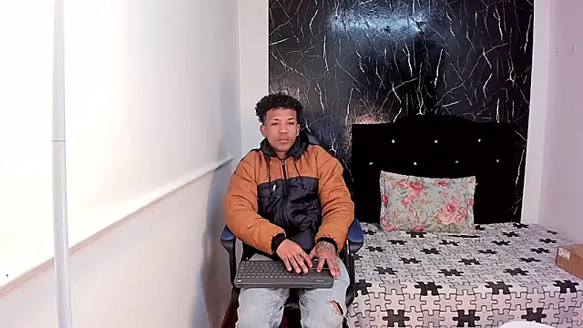 carlos alber12 online show from October 4, 2025, 12:47 pm