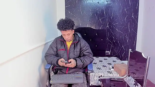 carlos alber12 online show from October 22, 2025, 12:05 pm