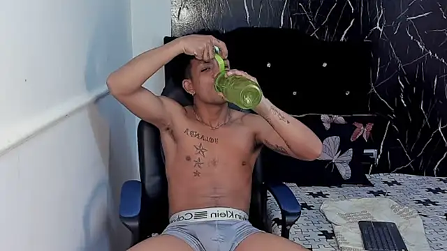 carlos alber12 online show from November 10, 2025, 4:17 pm