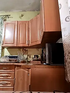 Snapshot of Laura_Kiss chatting on February 28, 2026, 7:04 pm Laura Kiss online show from February 28, 2026, 7:04 pm