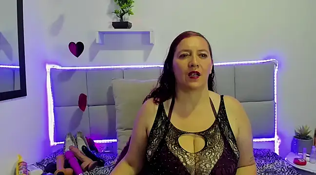 Madisson Housse online show from February 27, 2025, 10:31 pm