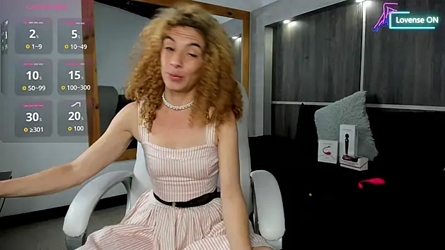 Bryna  online show from October 25, 2025, 4:31 am