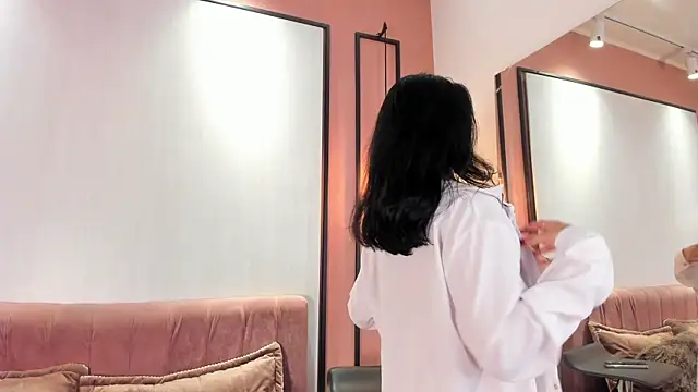 fiorella paris online show from March 6, 2025, 4:19 am