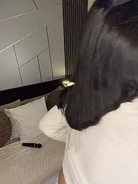 fiorella paris online show from January 11, 2026, 3:44 am