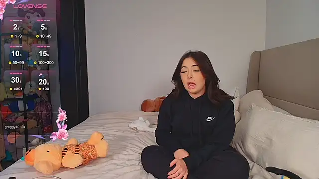 LiloshRoxy online show from October 29, 2025, 12:46 am