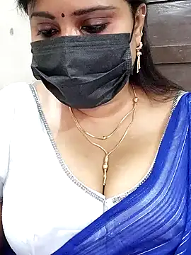 Queenflowerr online show from January 27, 2025, 7:03 am