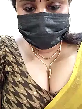 Queenflowerr online show from January 29, 2025, 7:32 pm